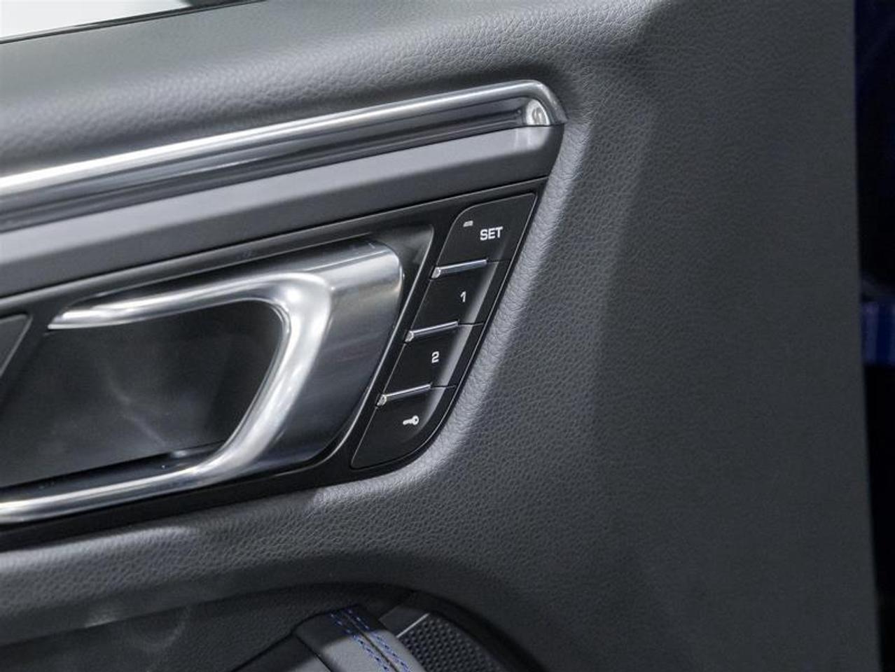 2026 Porsche Macan  Photo