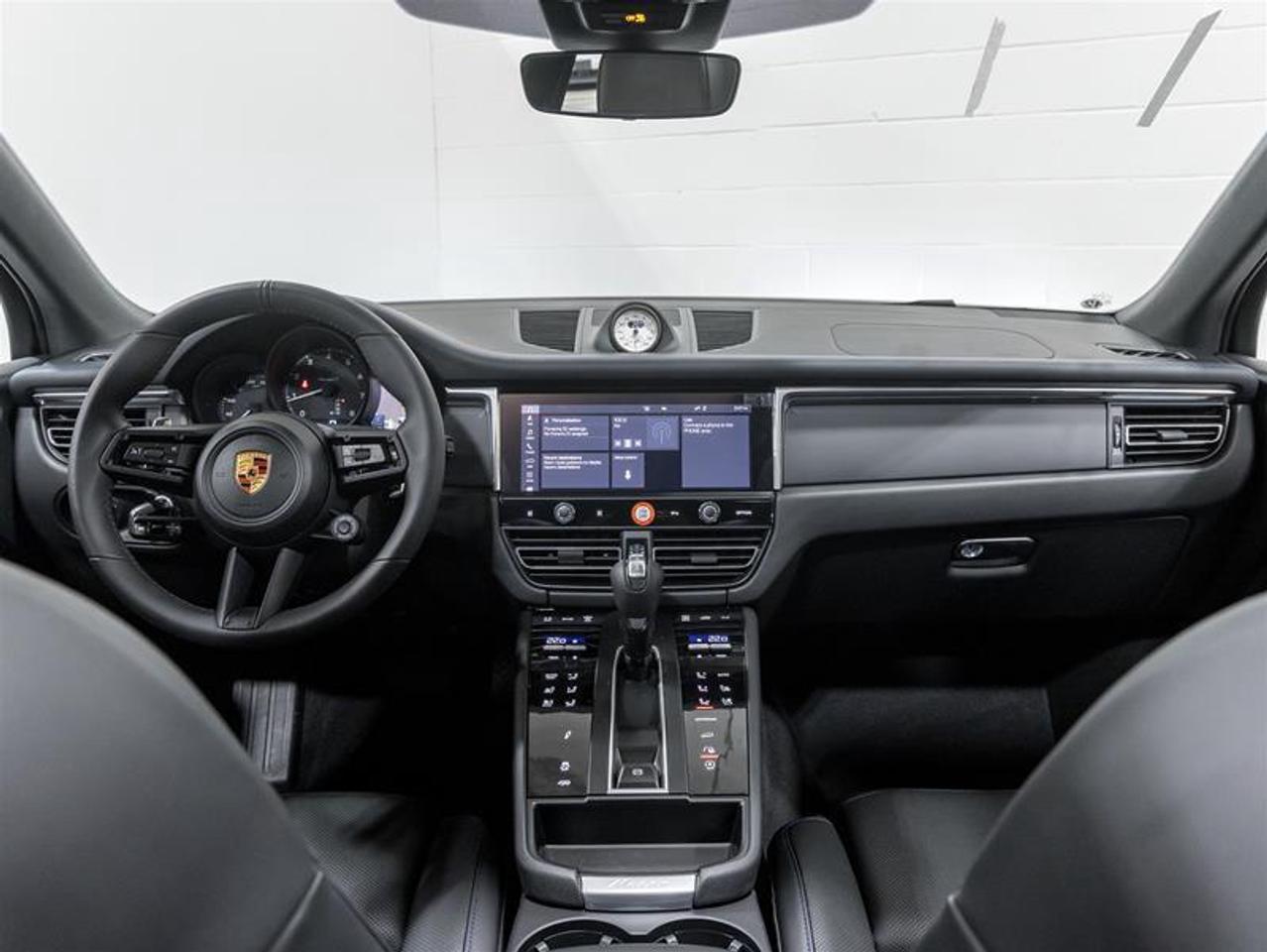 2026 Porsche Macan  Photo