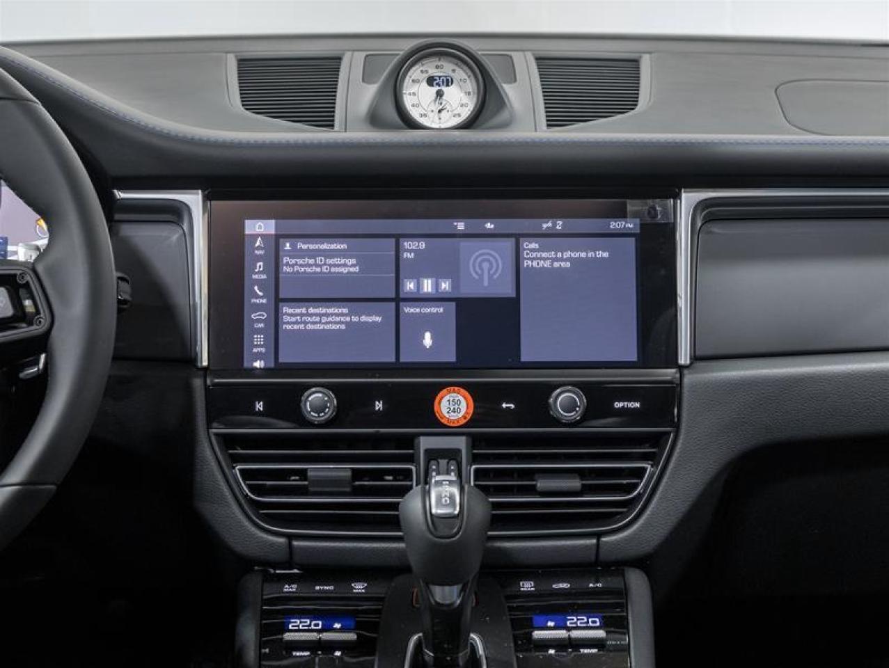 2026 Porsche Macan  Photo