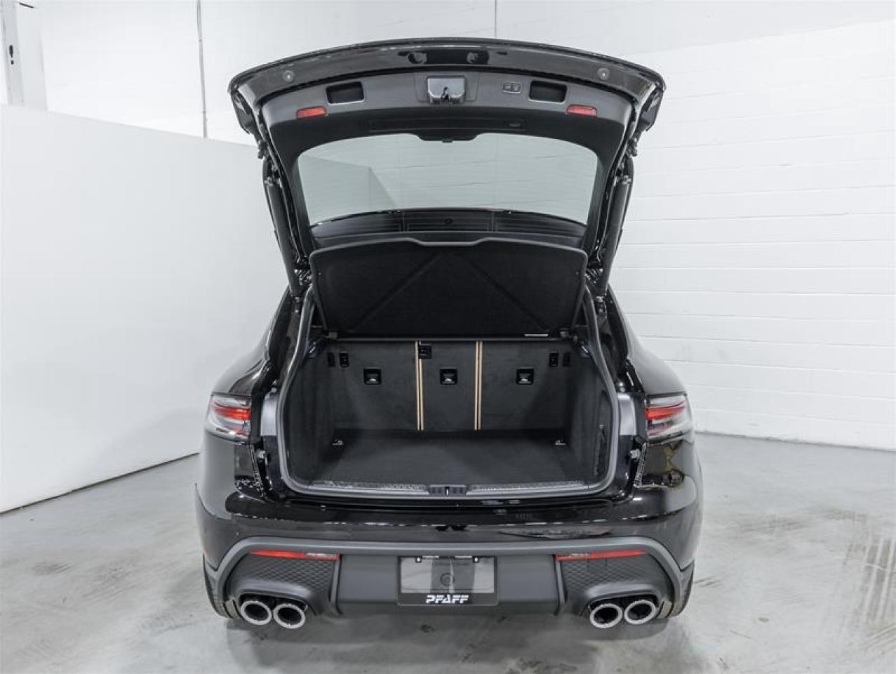 2026 Porsche Macan  Photo