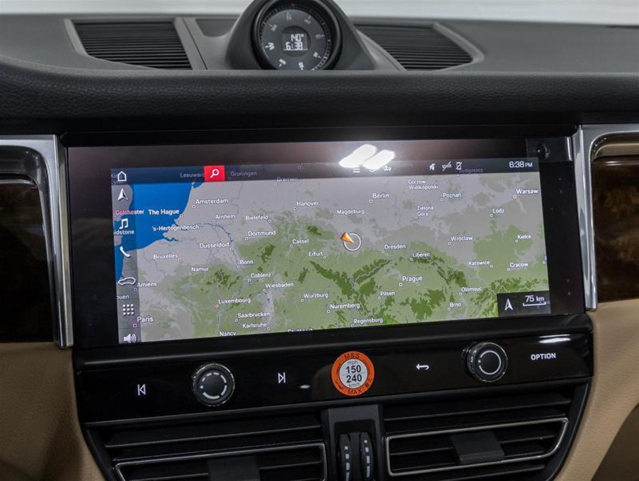 2026 Porsche Macan  Photo