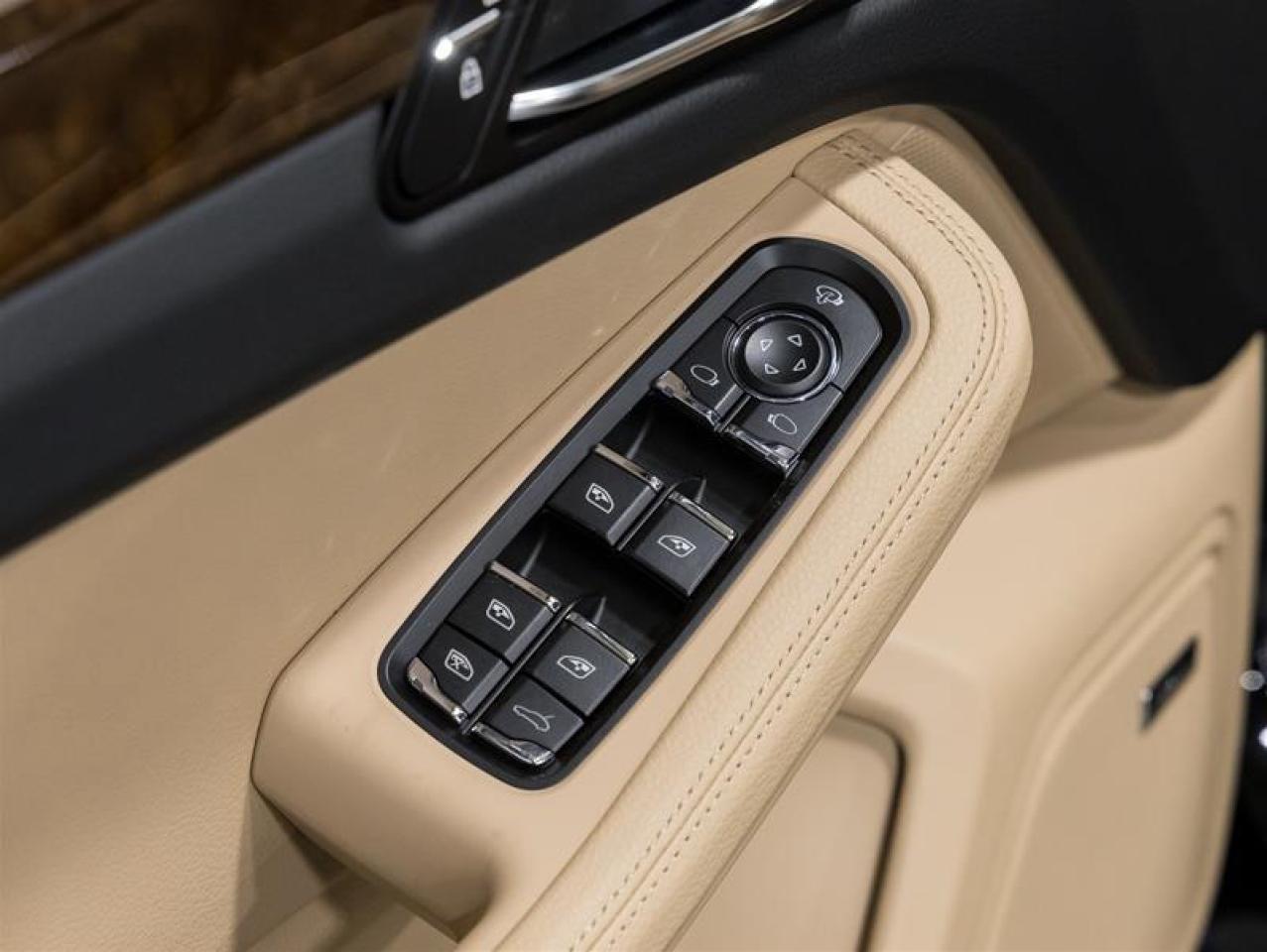 2026 Porsche Macan  Photo