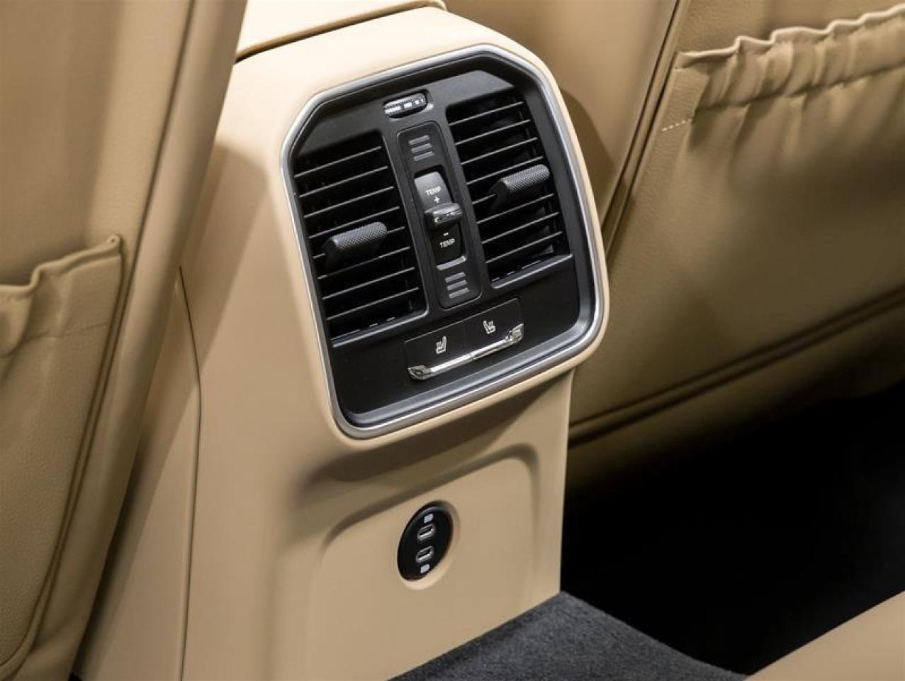 2026 Porsche Macan  Photo