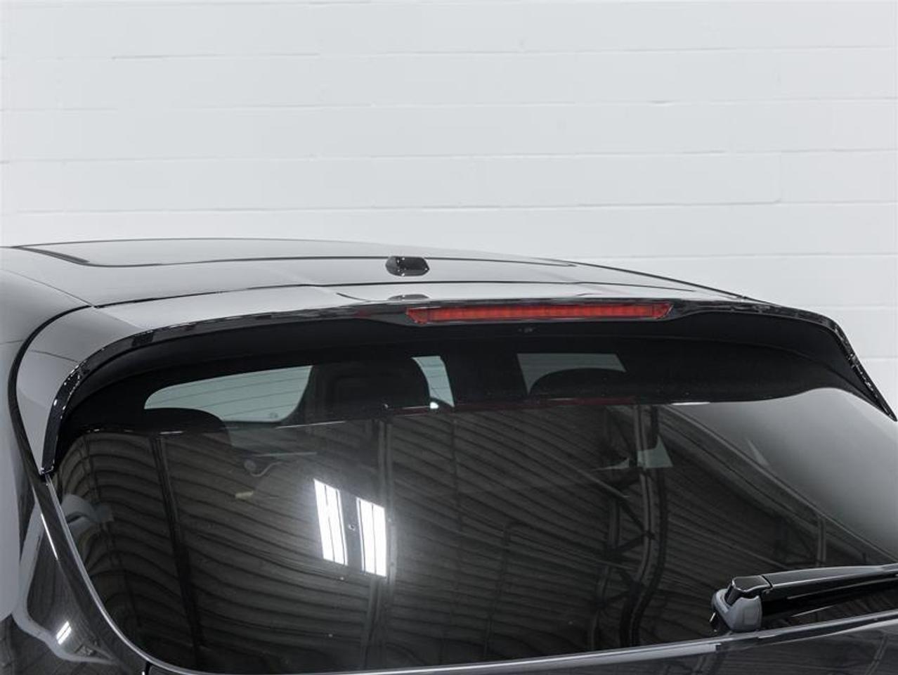 2026 Porsche Macan  Photo
