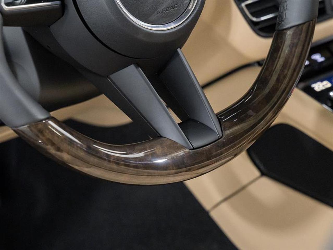 2026 Porsche Macan  Photo