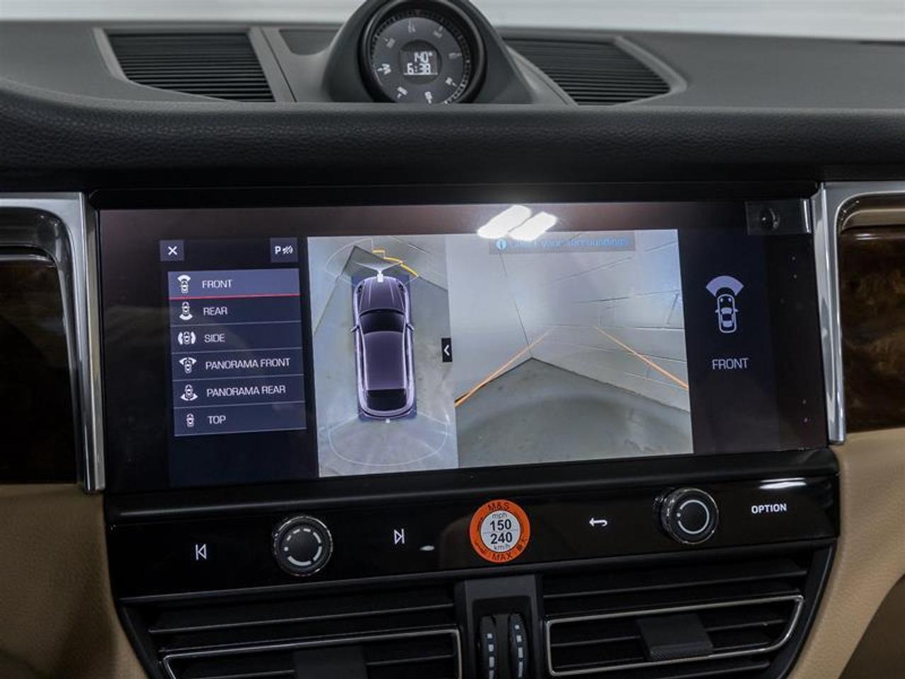 2026 Porsche Macan  Photo