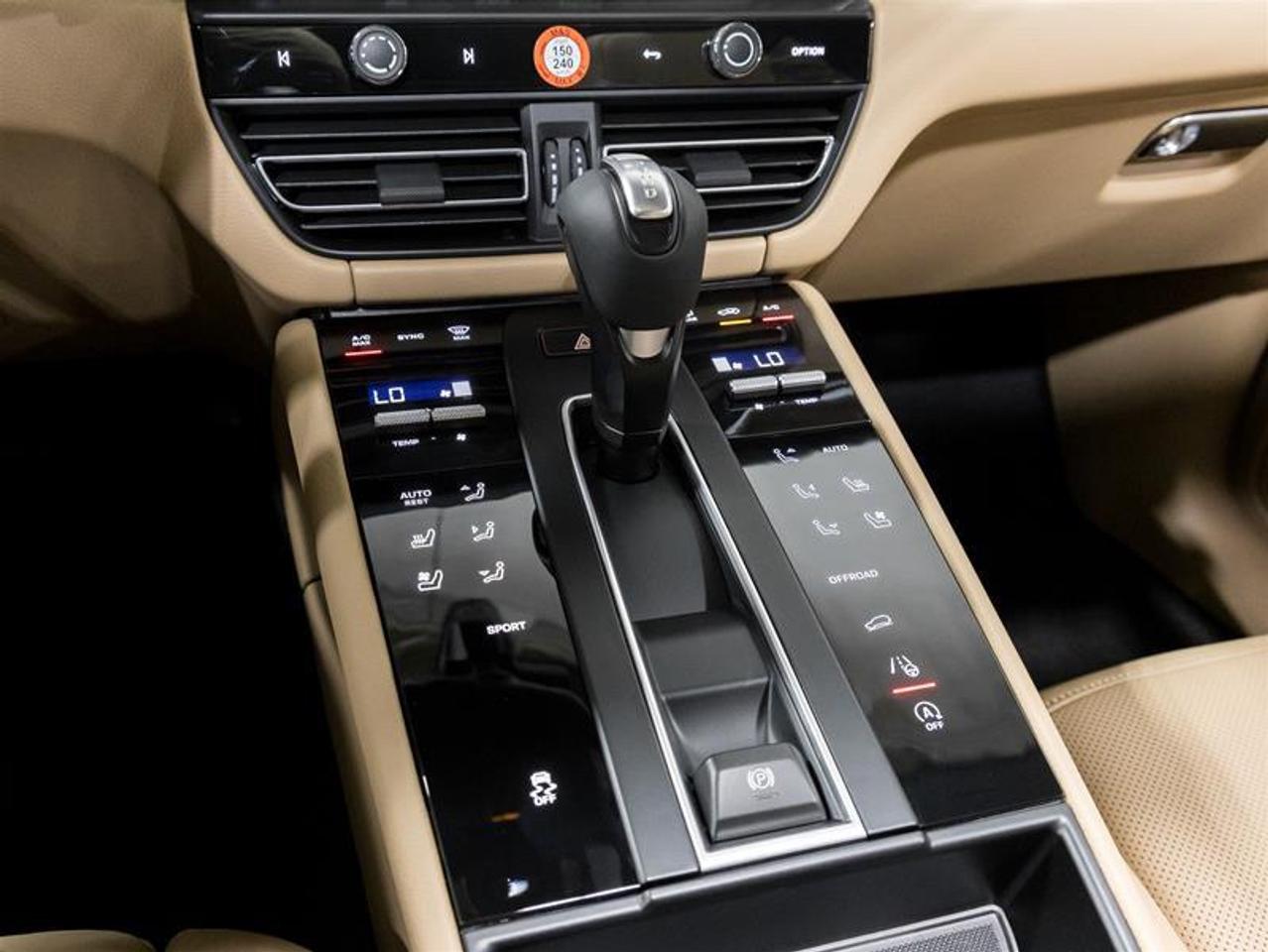 2026 Porsche Macan  Photo