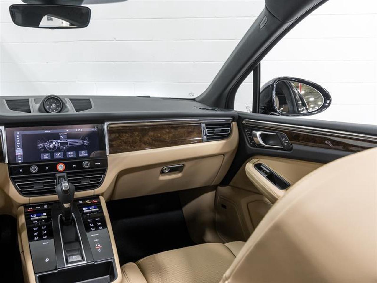 2026 Porsche Macan  Photo