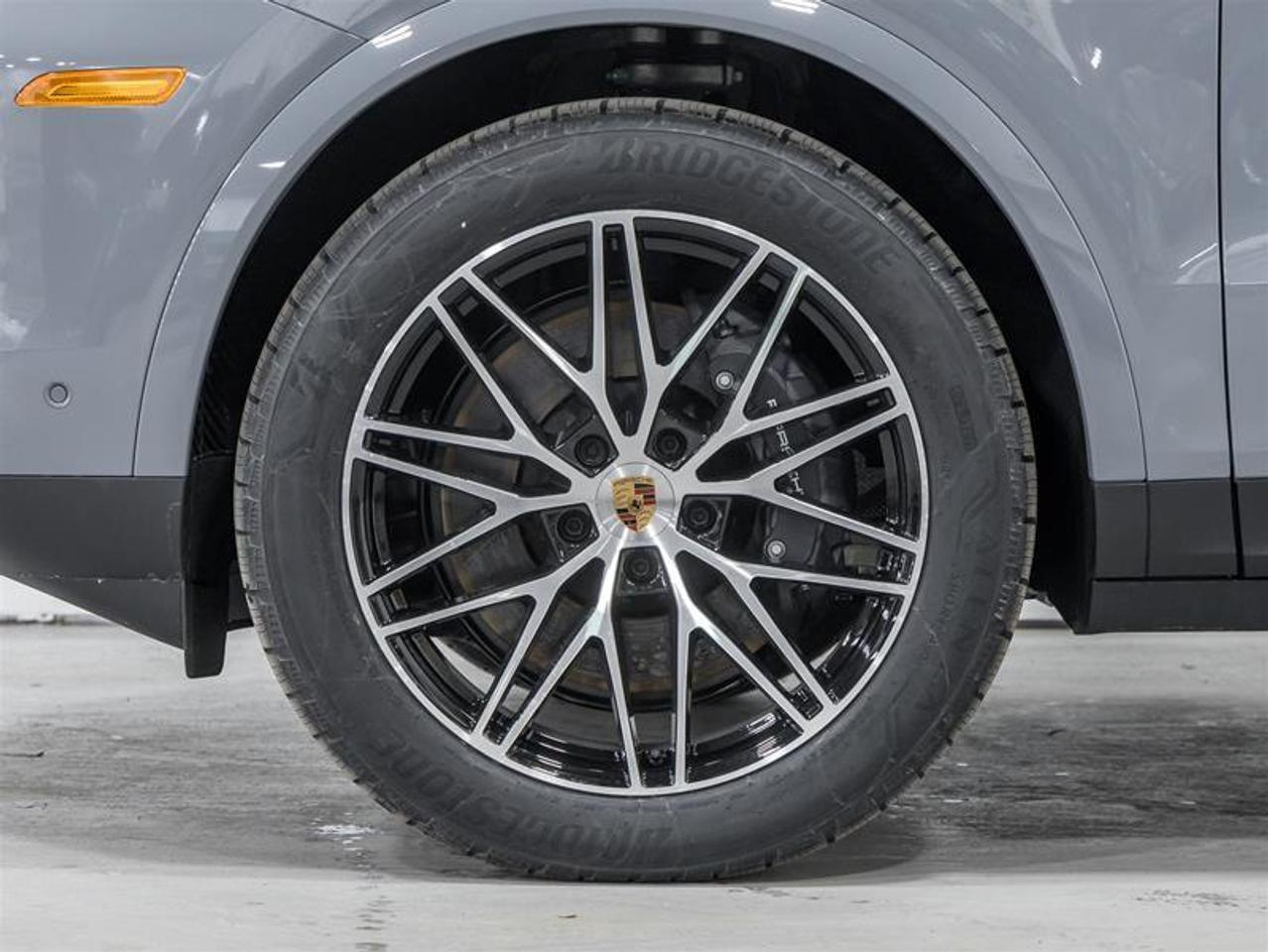 2026 Porsche Cayenne  Photo4