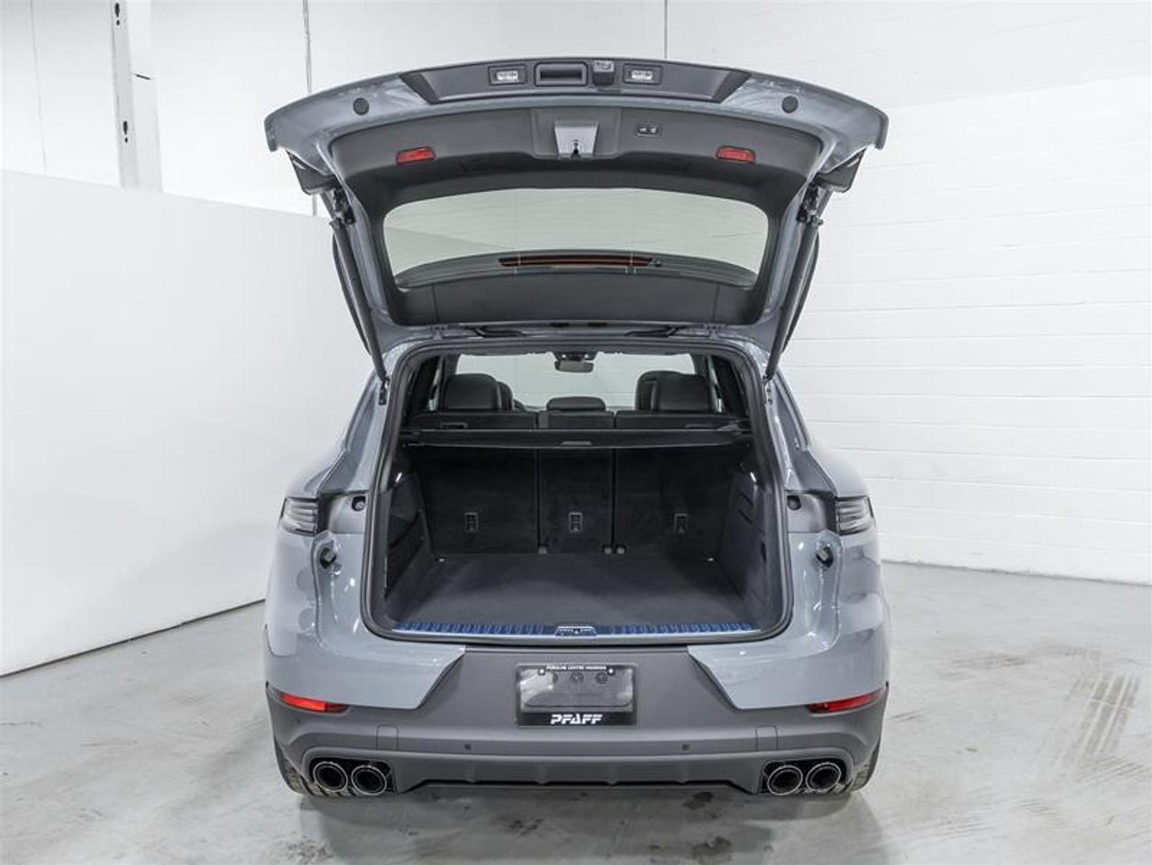 2026 Porsche Cayenne  Photo