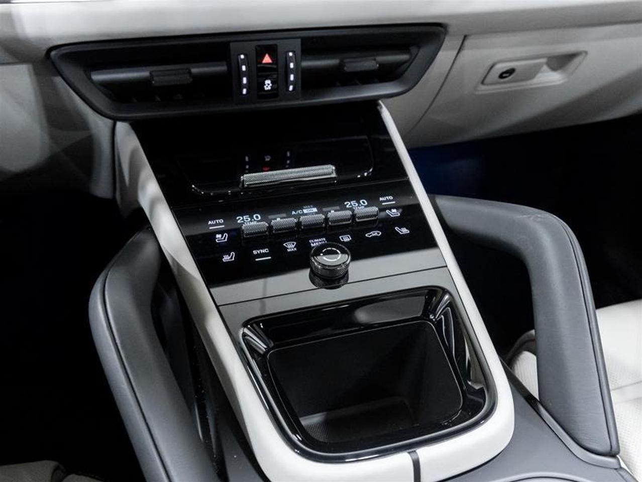 2026 Porsche Cayenne  Photo
