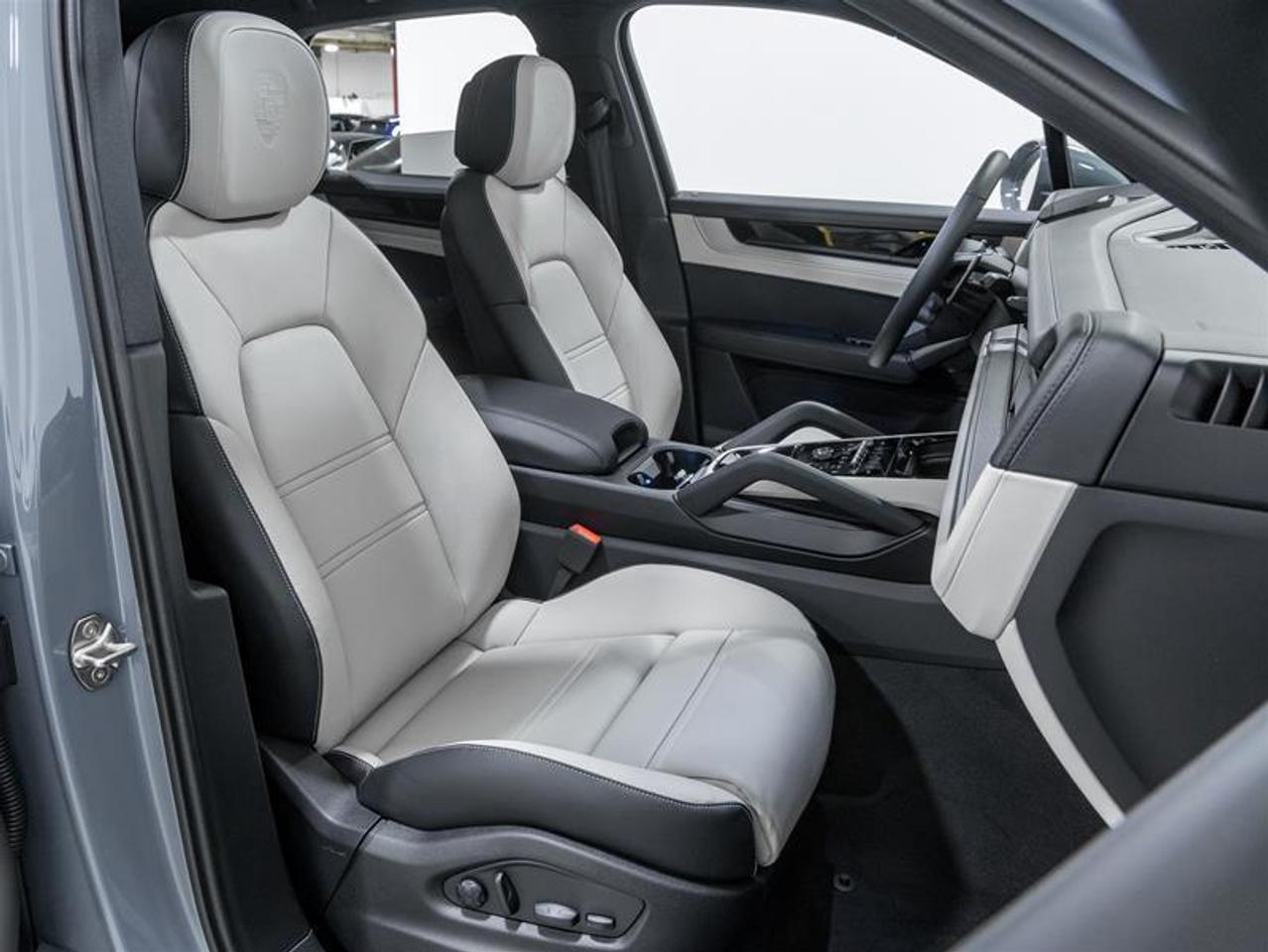 2026 Porsche Cayenne  Photo