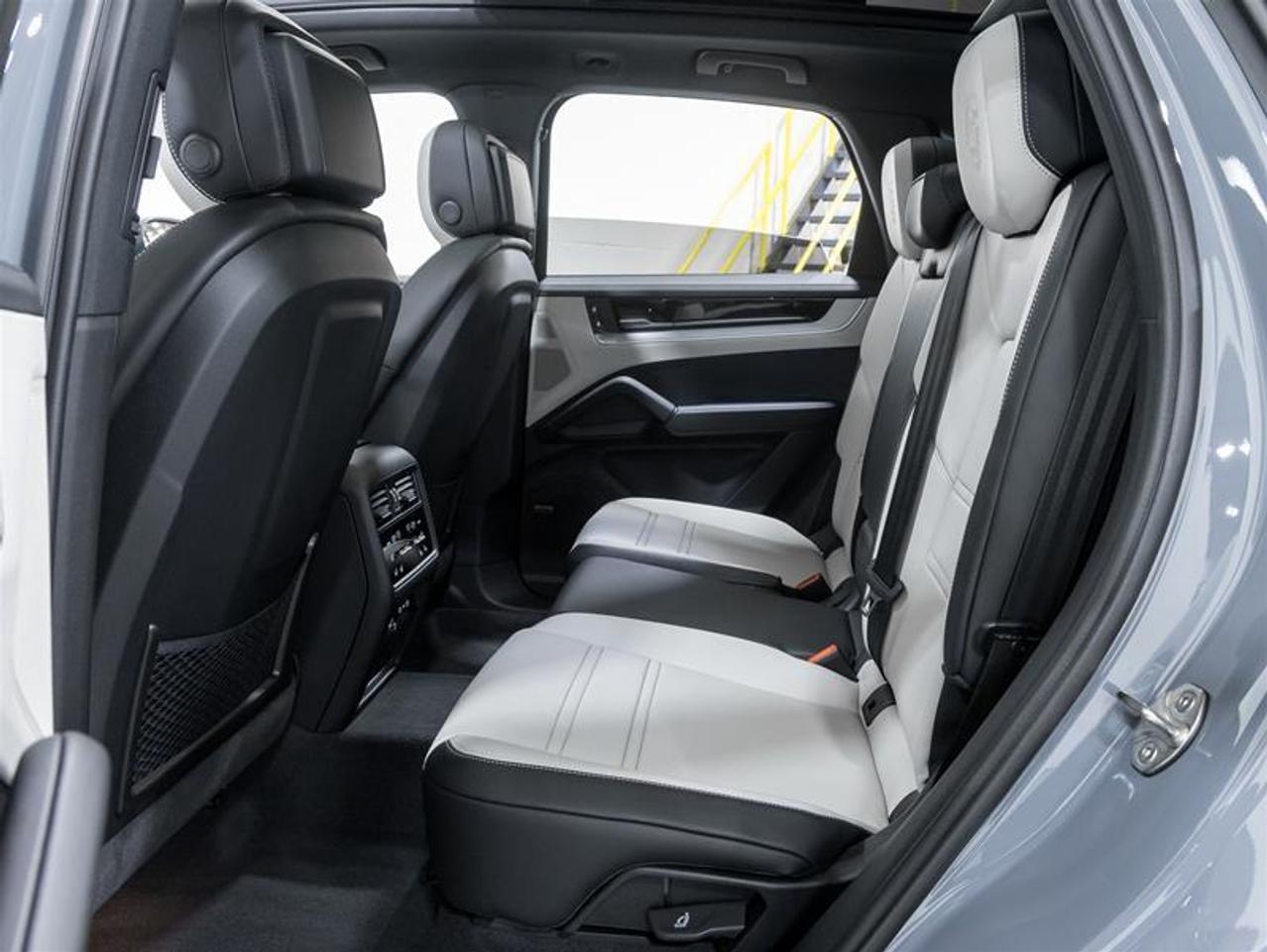2026 Porsche Cayenne  Photo