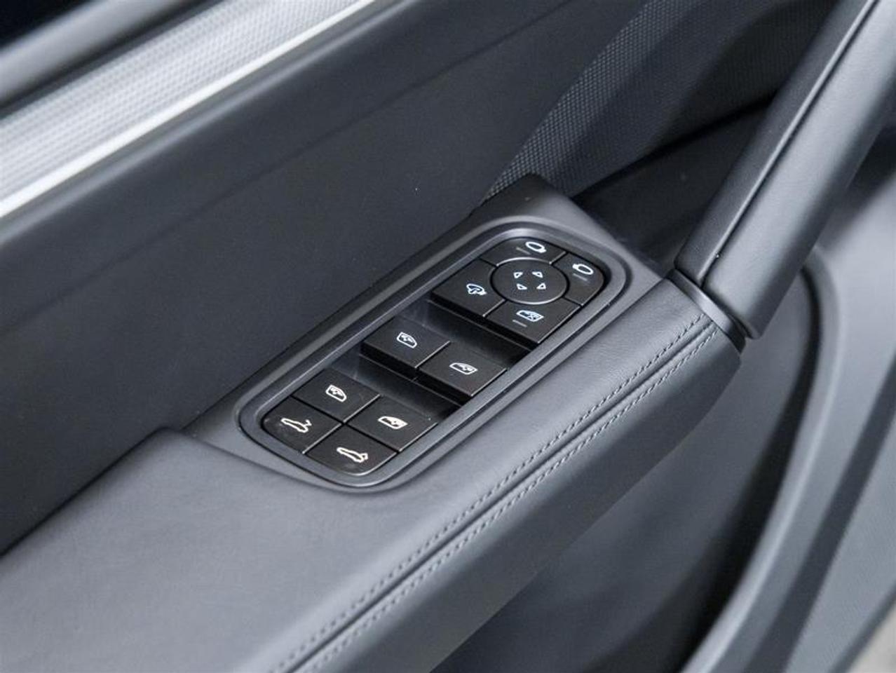 2026 Porsche Cayenne  Photo