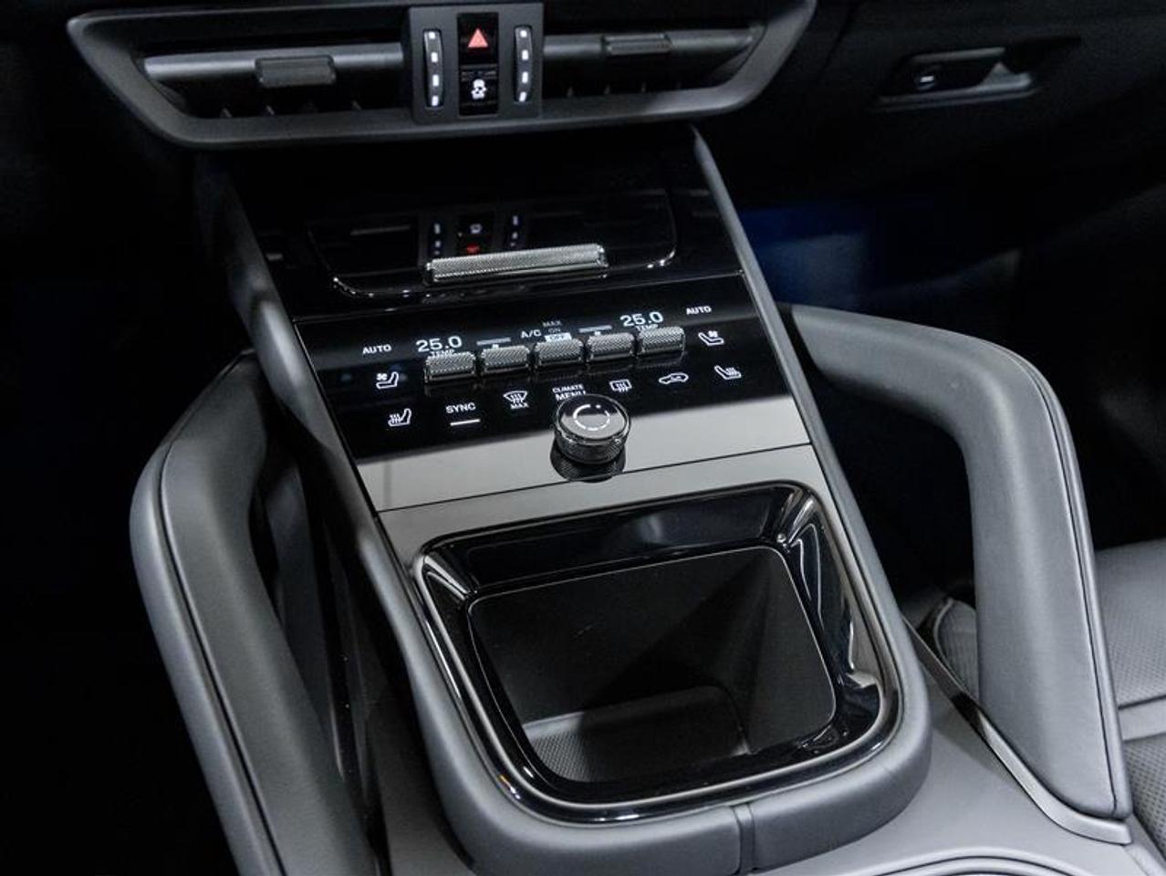 2026 Porsche Cayenne  Photo