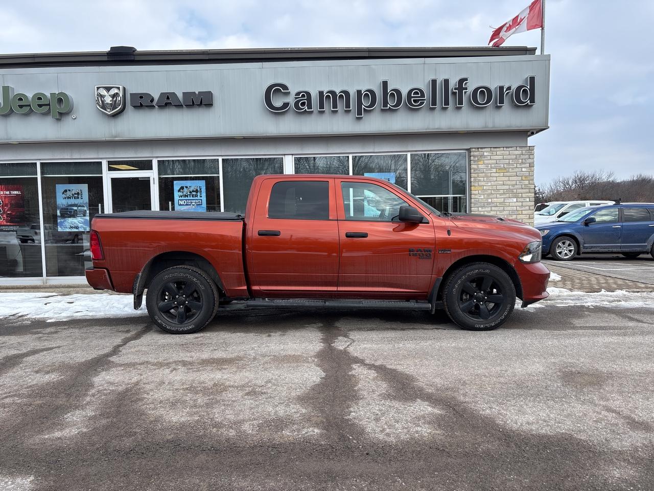 2023 RAM 1500 Classic EXPRESS Photo3