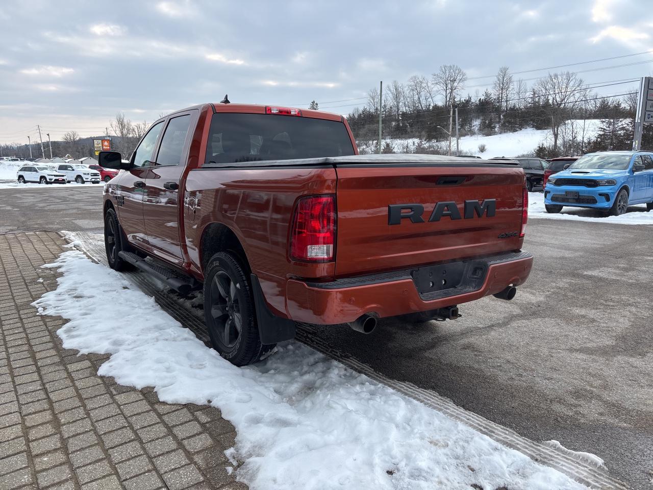 2023 RAM 1500 Classic EXPRESS Photo