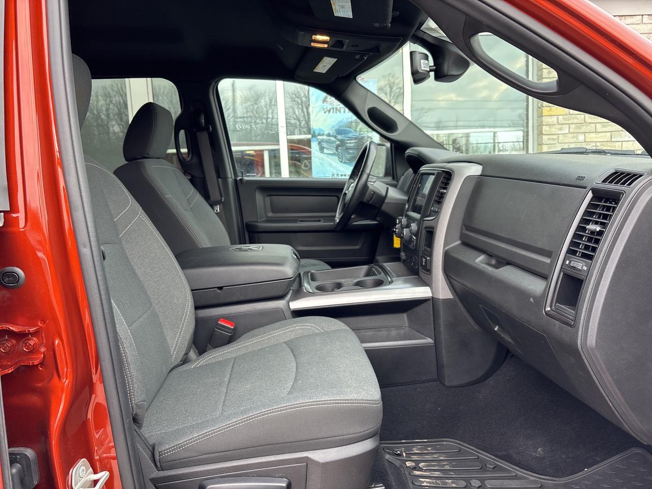 2023 RAM 1500 Classic EXPRESS Photo