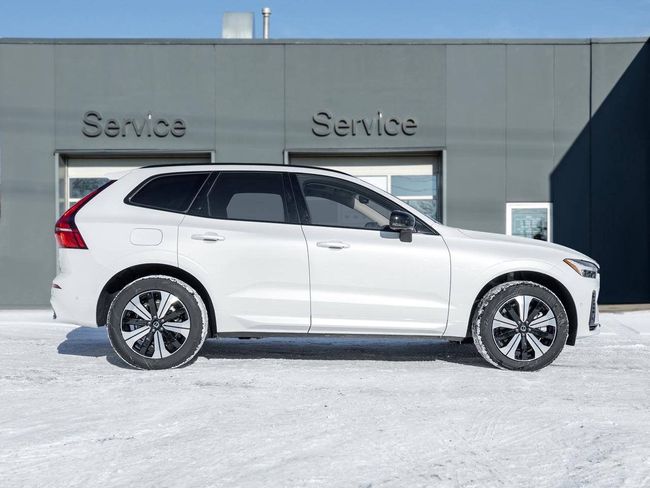 2025 Volvo XC60 Recharge T8 AWD Plus  HYBRID  ELIMINATION RANGE ANXIETY Photo