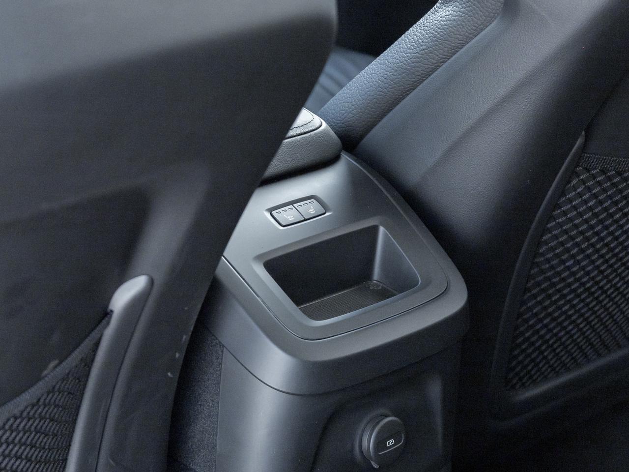 2025 Volvo XC60 Recharge T8 AWD Plus  HYBRID  ELIMINATION RANGE ANXIETY Photo