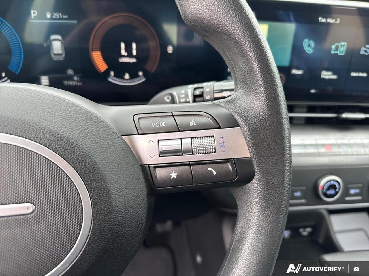 2024 Hyundai KONA 2.0L Essential BACKUP CAM   HEATED SEATS   LANE AS Photo