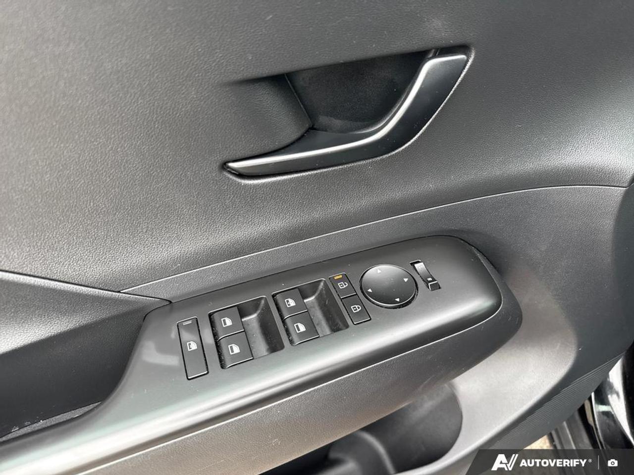 2024 Hyundai KONA 2.0L Essential BACKUP CAM   HEATED SEATS   LANE AS Photo