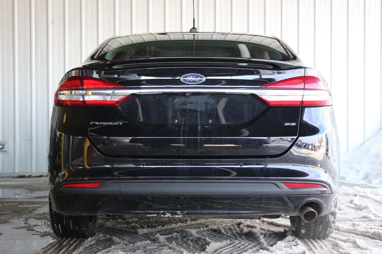 2018 Ford Fusion SE, 1-owner, Certified ready to go Photo3