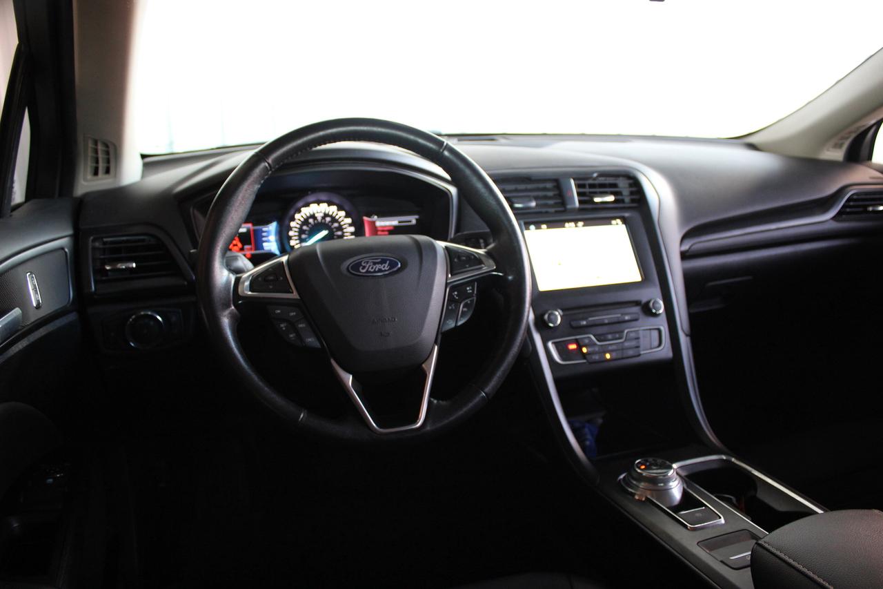 2018 Ford Fusion SE, 1-owner, Certified ready to go Photo