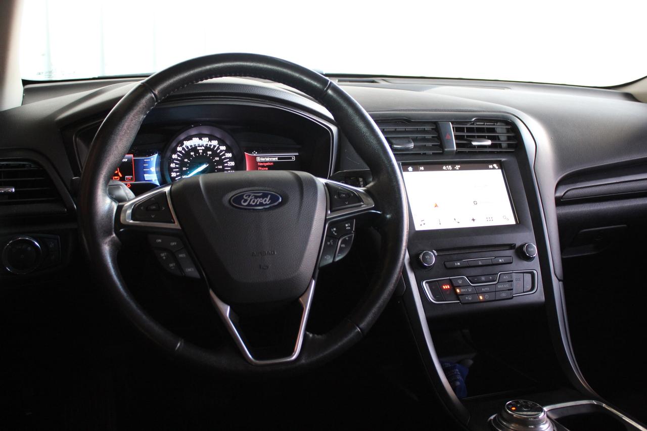 2018 Ford Fusion SE, 1-owner, Certified ready to go Photo