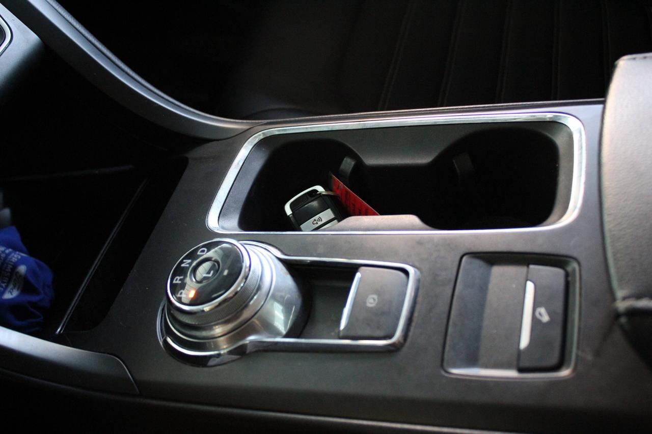 2018 Ford Fusion SE, 1-owner, Certified ready to go Photo