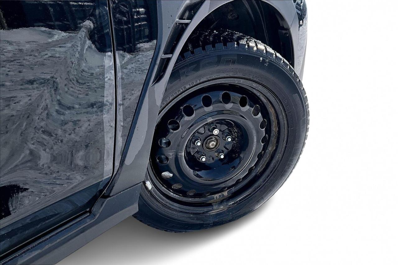 2025 Subaru Crosstrek ONYX AWD   SUNROOF   HEATED SEATS/STEER   CARPLAY Photo