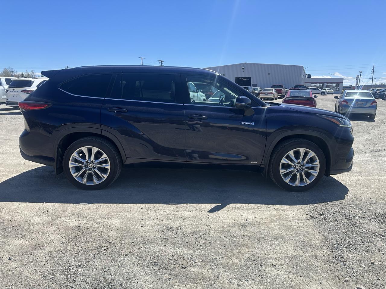 2021 Toyota Highlander HYBRID Limited AWD Photo3