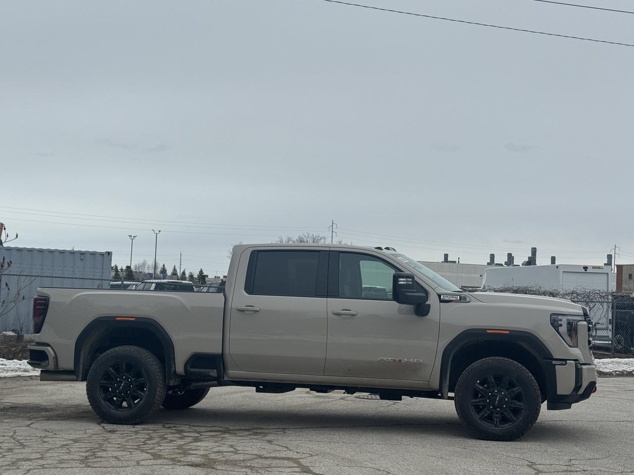 2026 GMC SIERRA 2500HD AT4 Photo4