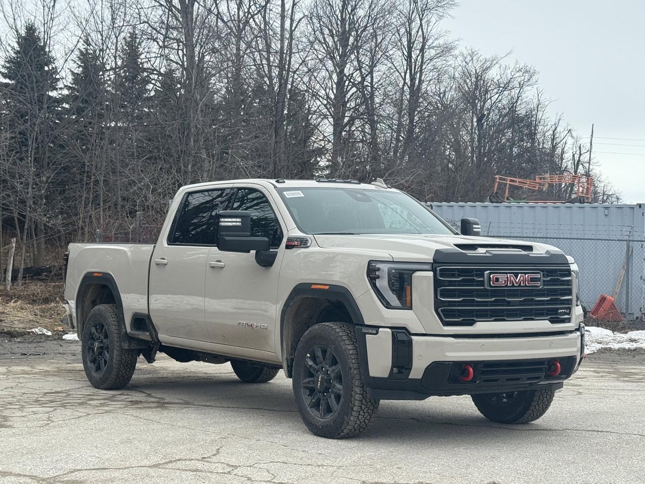2026 GMC SIERRA 2500HD AT4 Photo2