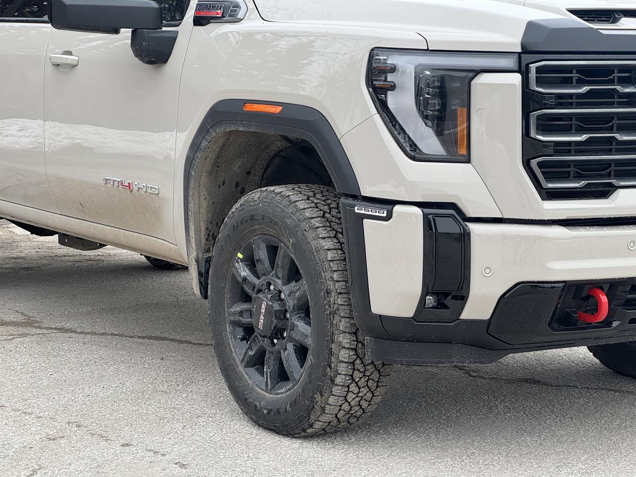 2026 GMC SIERRA 2500HD AT4 Photo3