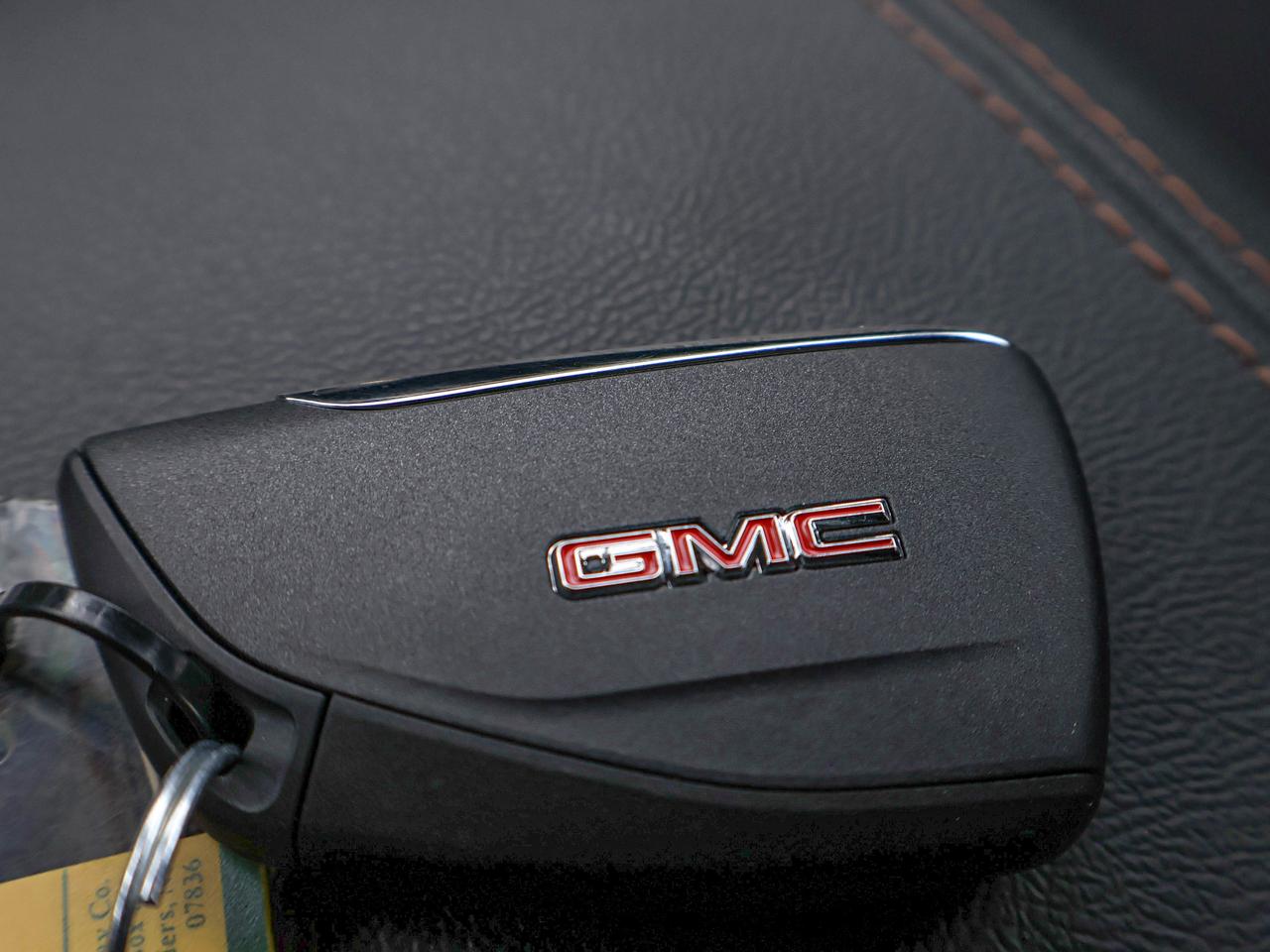 2026 GMC Canyon AT4 Photo