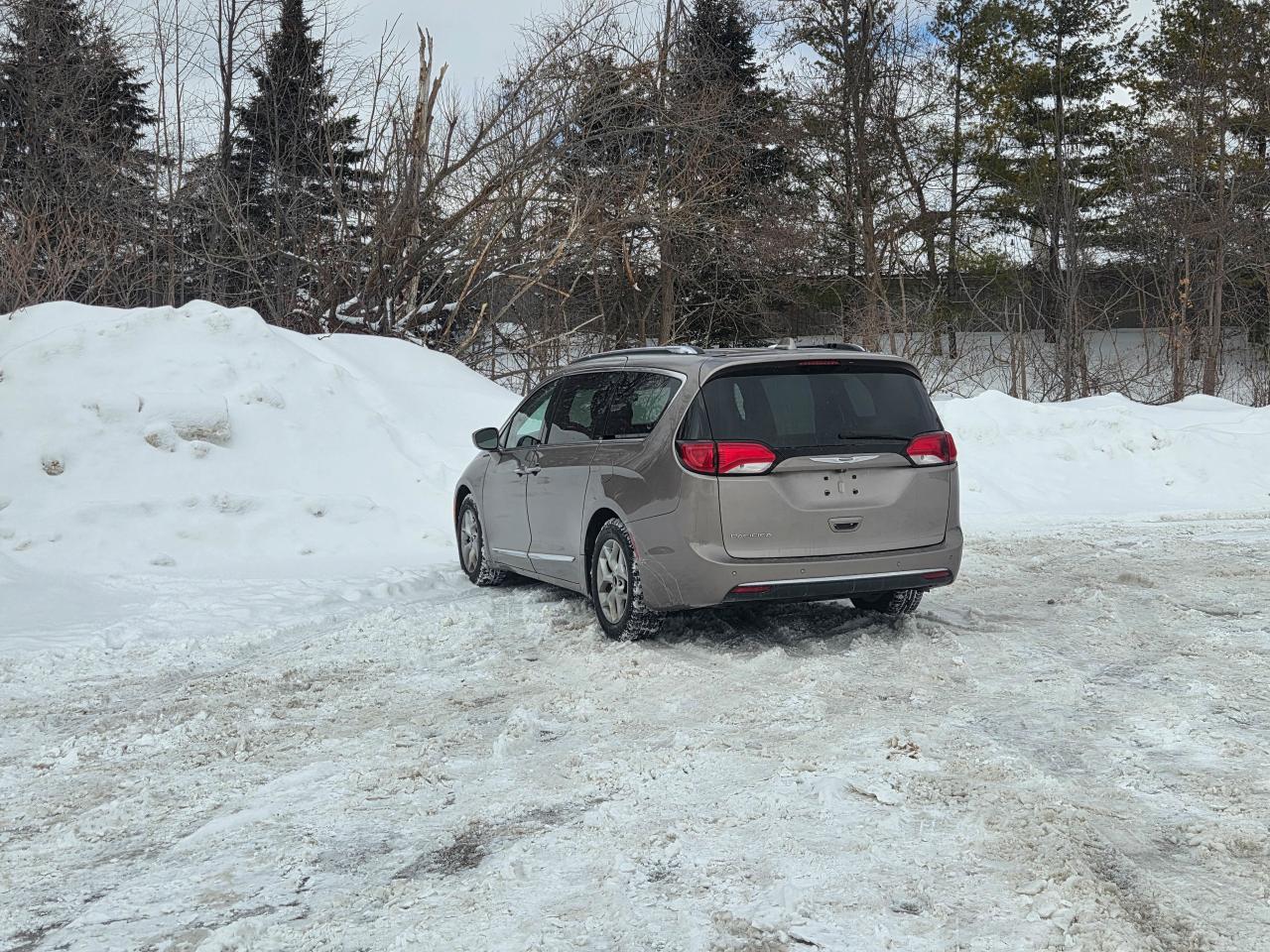 2018 Chrysler Pacifica Touring-L Plus Photo