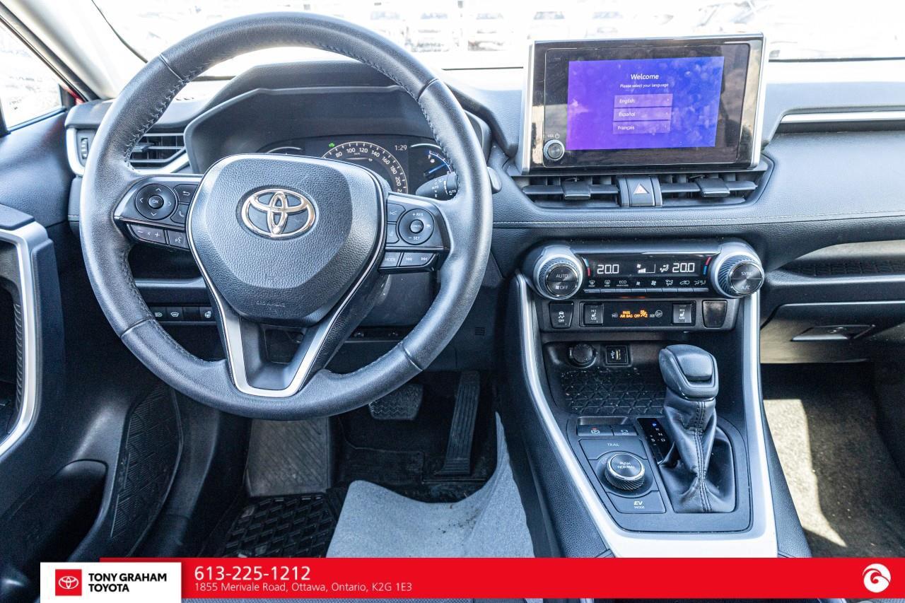 2024 Toyota RAV4 Hybrid XLE Photo