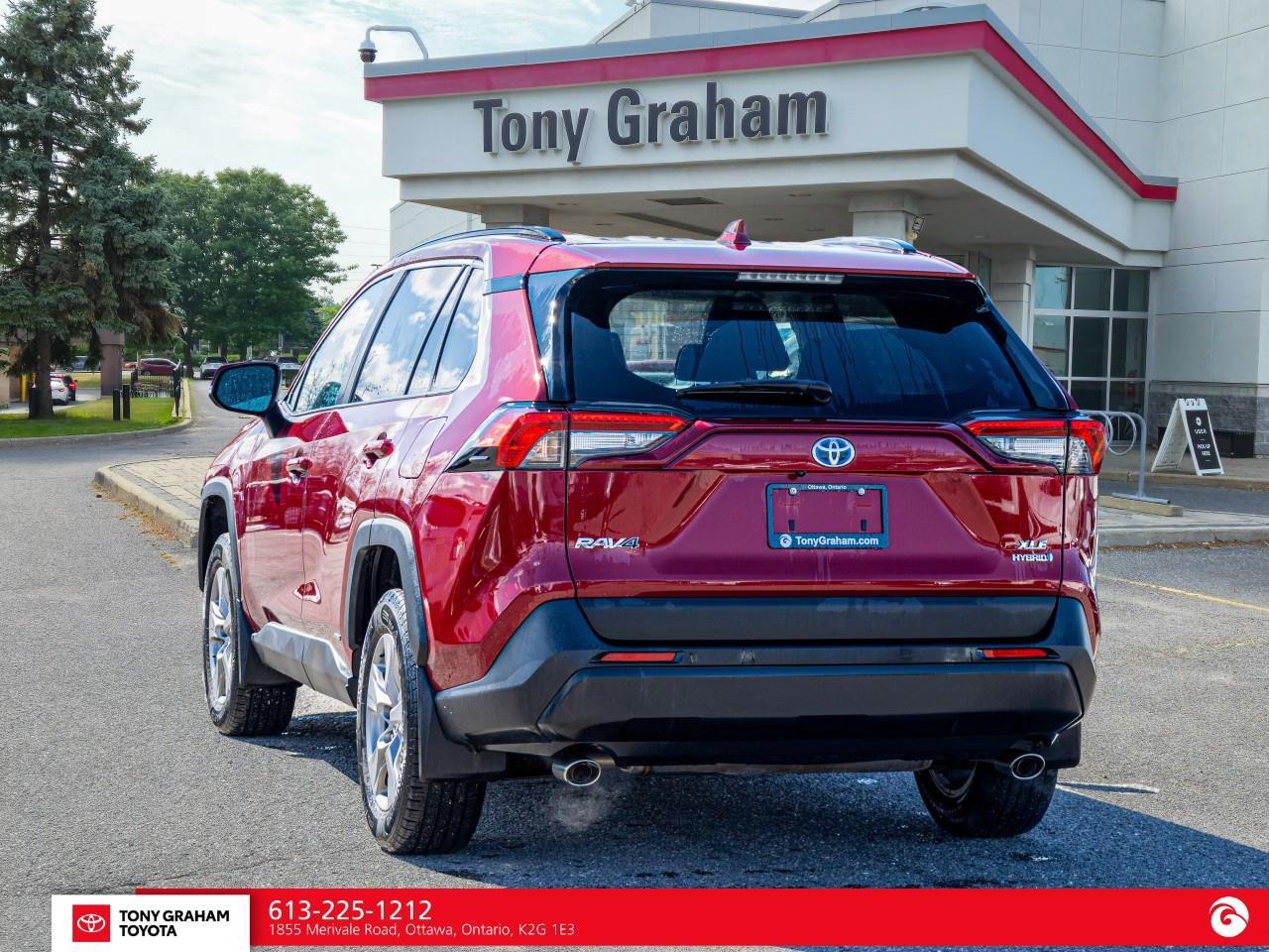 2024 Toyota RAV4 Hybrid XLE Photo