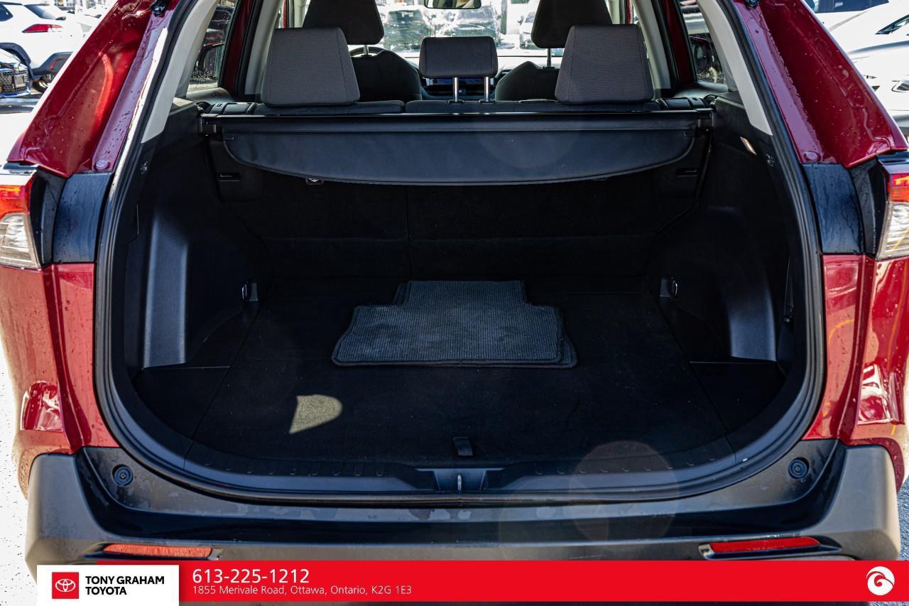 2024 Toyota RAV4 Hybrid XLE Photo