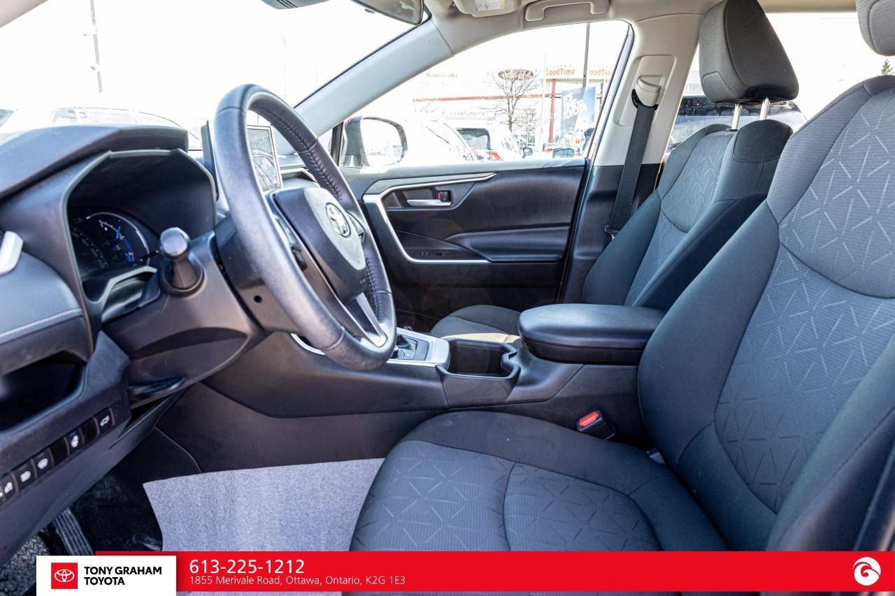 2024 Toyota RAV4 Hybrid XLE Photo