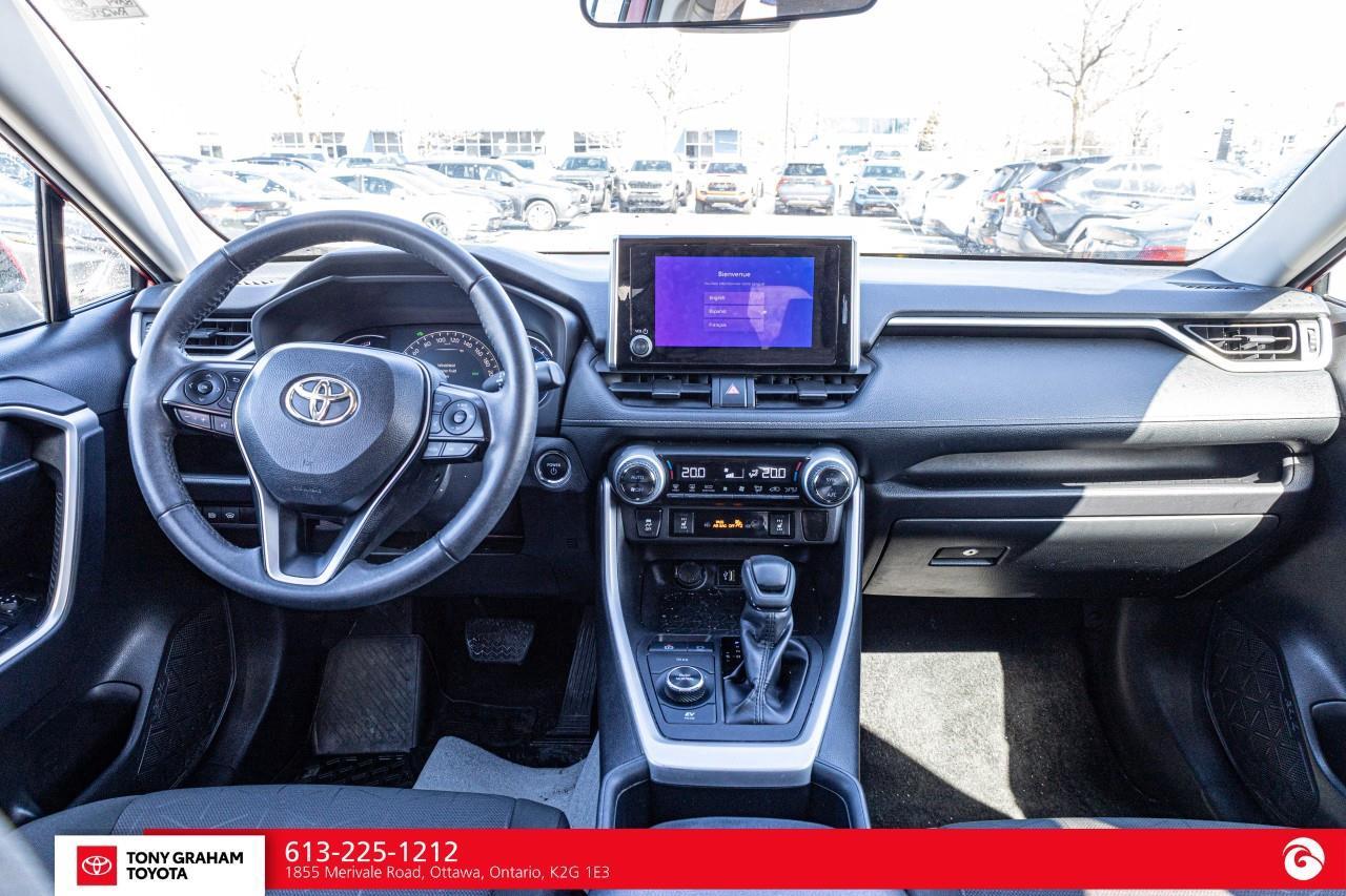 2024 Toyota RAV4 Hybrid XLE Photo