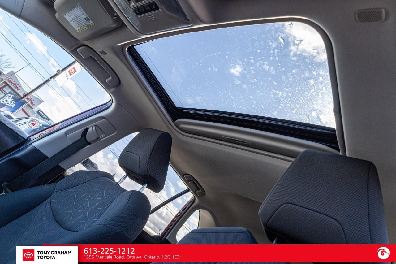 2024 Toyota RAV4 Hybrid XLE Photo