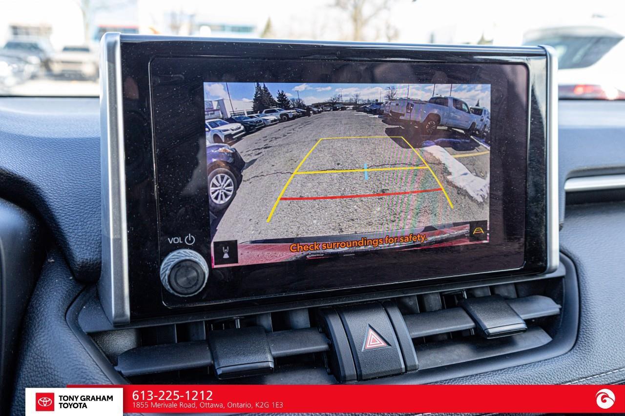 2024 Toyota RAV4 Hybrid XLE Photo