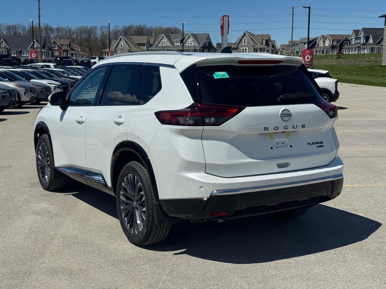 2026 Nissan Rogue AWD Platinum Photo