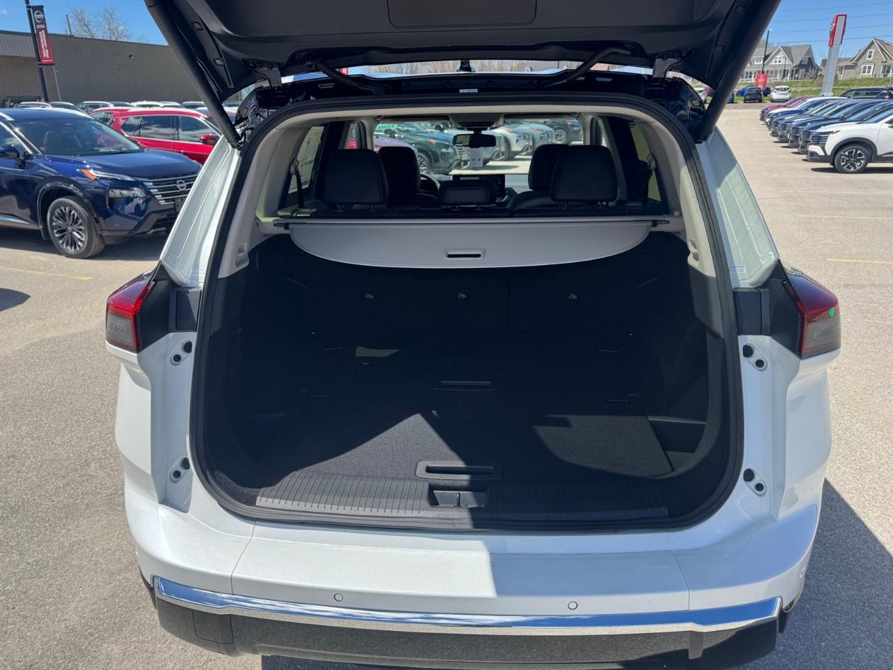 2026 Nissan Rogue AWD Platinum Photo