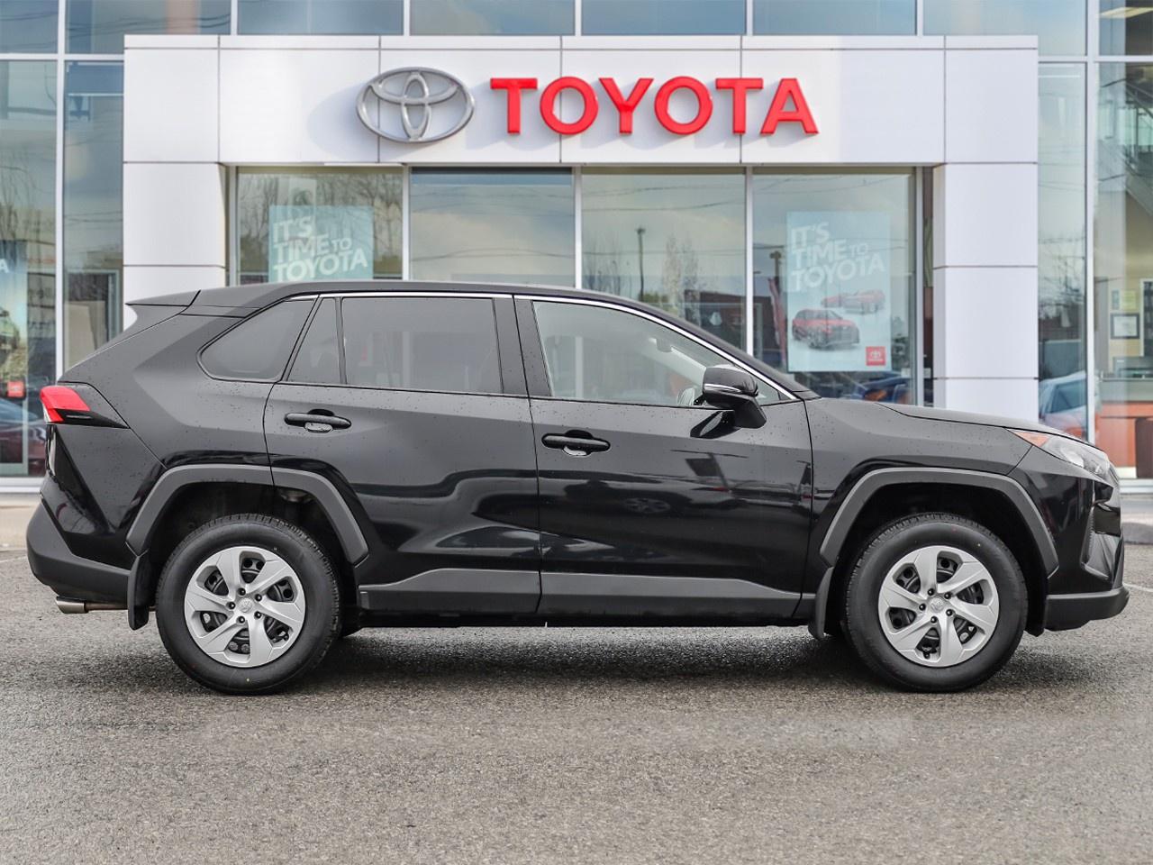 2024 Toyota RAV4 LE Photo