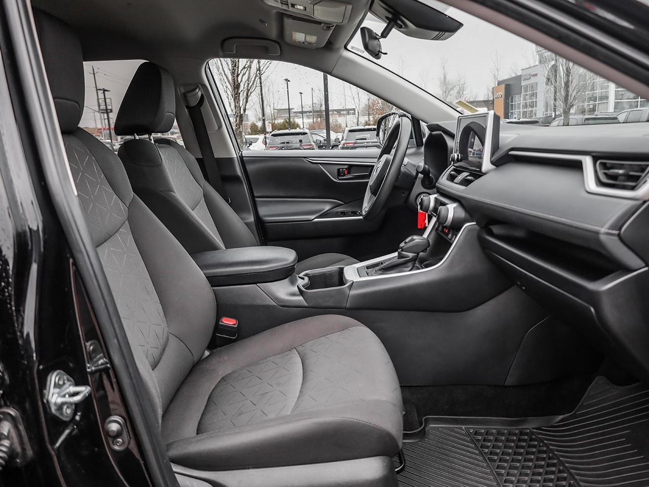 2024 Toyota RAV4 LE Photo