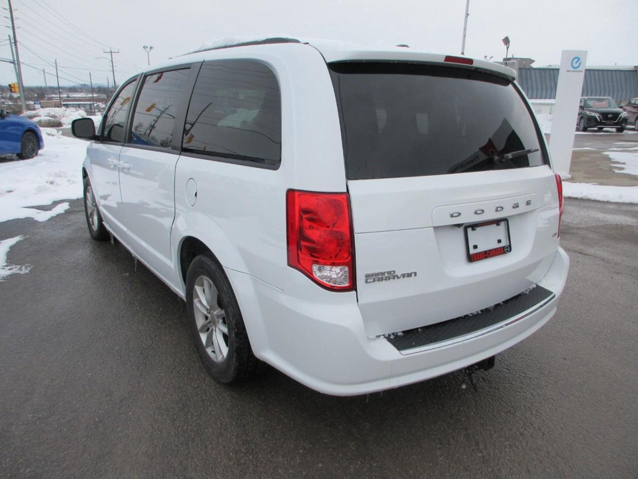 2020 Dodge Grand Caravan SE Photo2
