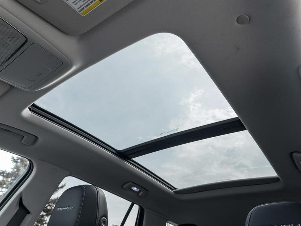 2026 GMC Terrain Denali Photo4